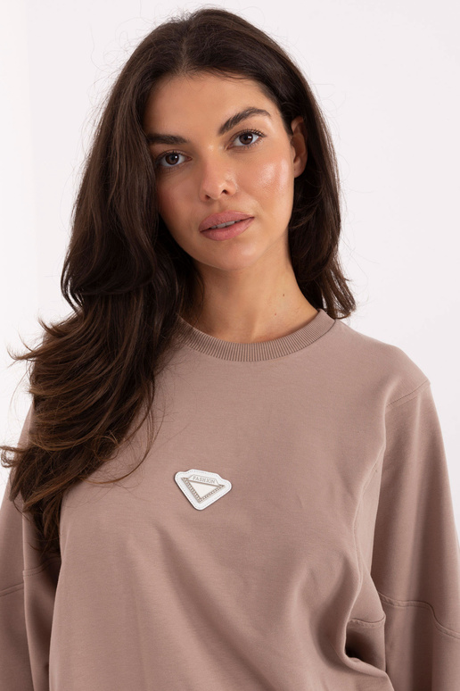 Tmavě pískový svetr