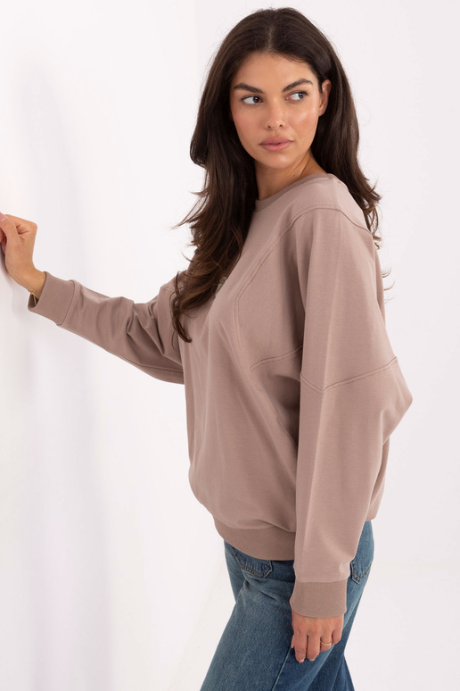 Tmavě pískový svetr