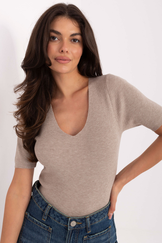 Tmavě pískový svetr