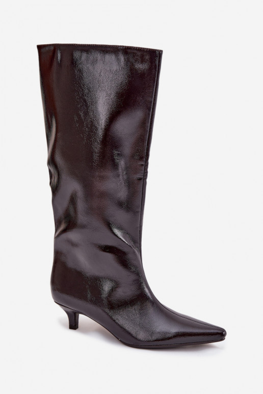 s efektem laku dámské dlouhé boty na nízkém podpatku vínová Mireva