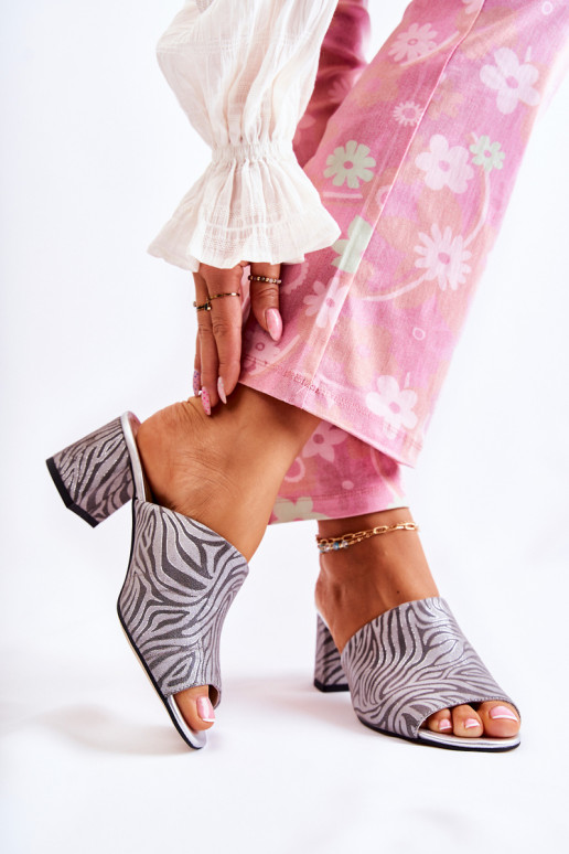   Pantofle s podpatky Zebra šedá Nessita