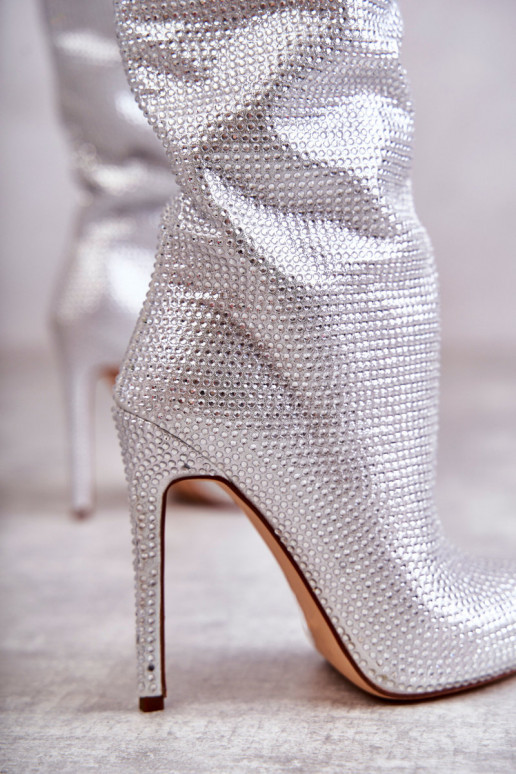 dlouhé boty s tenkými podpatky s třpytivými očky stříbrné barvy Lovisa  dlouhé boty s tenkými podpatky s třpytivými očky stříbrné barvy Lovisa