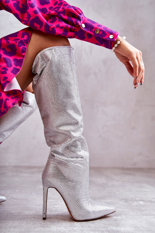 dlouhé boty s tenkými podpatky s třpytivými očky stříbrné barvy Lovisa  dlouhé boty s tenkými podpatky s třpytivými očky stříbrné barvy Lovisa