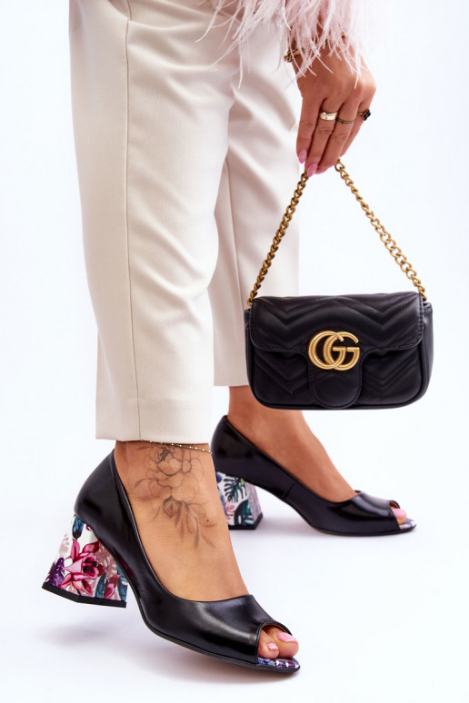 Obuv se zdobenými podpatky  Shoes 2608/K Černé  Obuv se zdobenými podpatky  Shoes 2608/K Černé