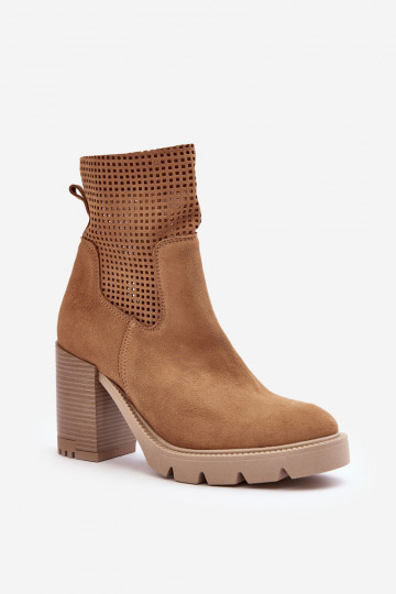 Prolamované semišové kotníkové boty s podpatkem hnědá 3386 2