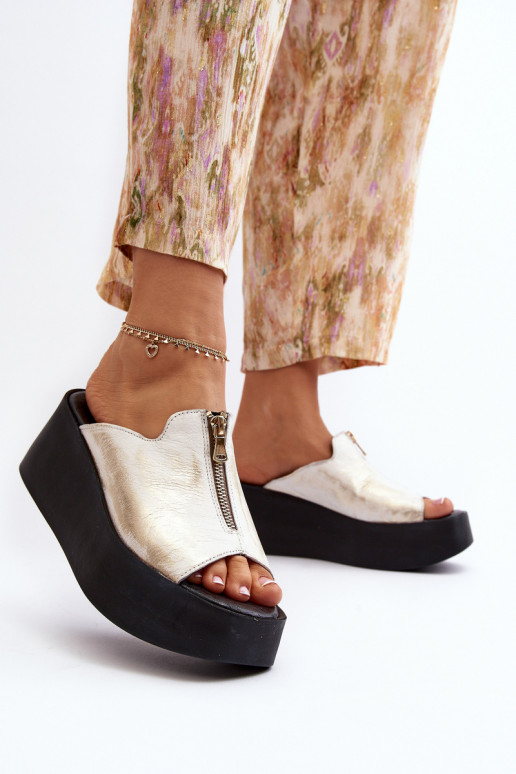 Zazoo 2916  Pantofle s platformou se zipy zlaté barvy