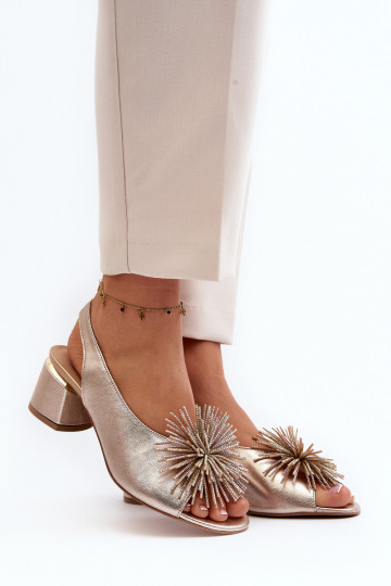 Dámské sandály s ornamenty Laura Messi 2719 zlaté barvy 2
