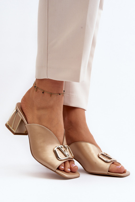 Elegantní styl Dámské pantofle s podpatky Laura Messi 2771 zlaté barvy