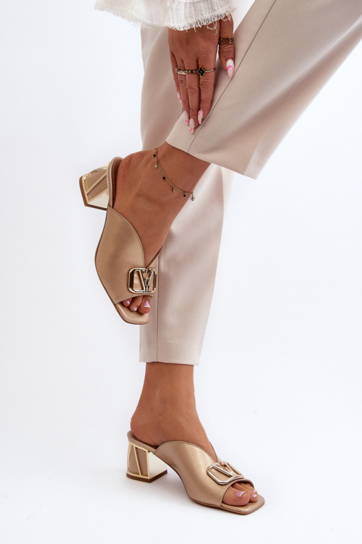 Elegantní styl Dámské pantofle s podpatky Laura Messi 2771 zlaté barvy