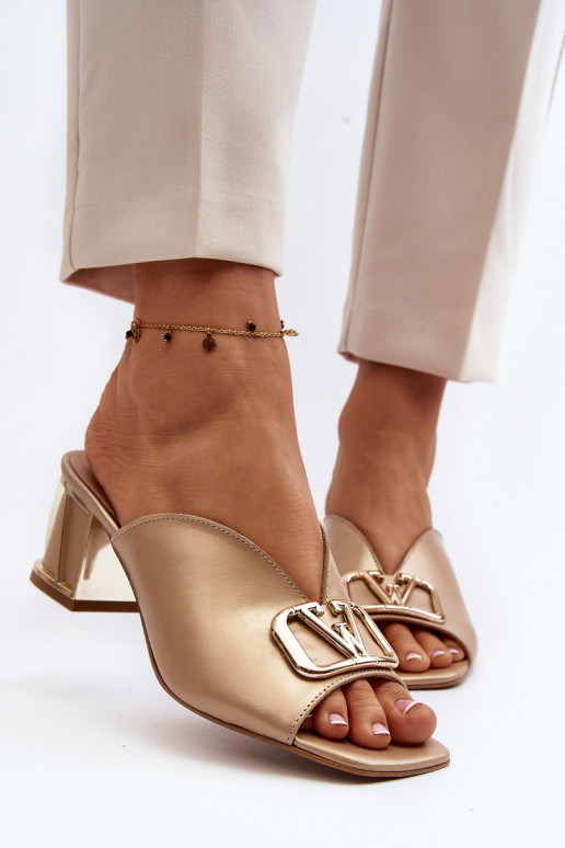Elegantní styl Dámské pantofle s podpatky Laura Messi 2771 zlaté barvy