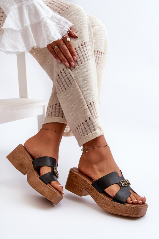 Zazoo 40412  Elegantní styl Dámské pantofle se zlatými detaily Černé