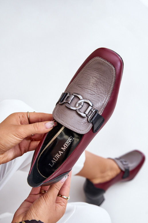 Obuv s podpatky se zlatými detaily Laura Messi 2861 vínová  Obuv s podpatky se zlatými detaily Laura Messi 2861 vínová