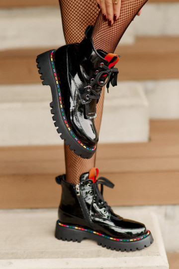 s efektem laku boty   Černé Anafra 2