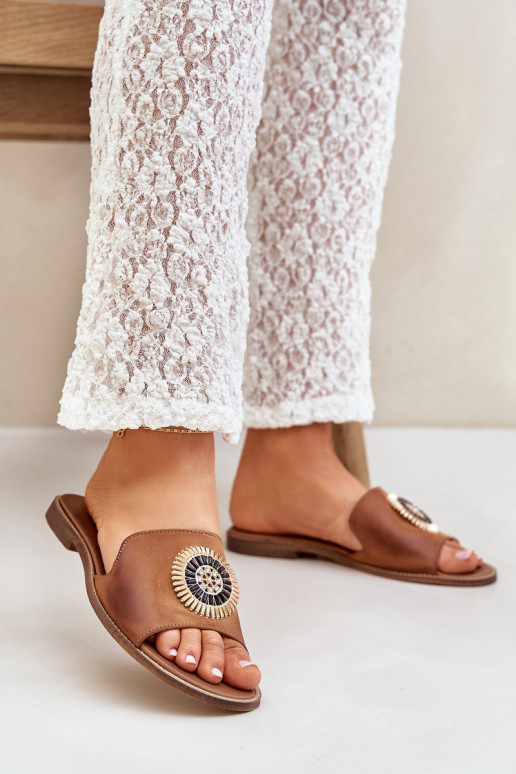 Pantofle s ornamenty s širokými podpatky  3047/O Camel