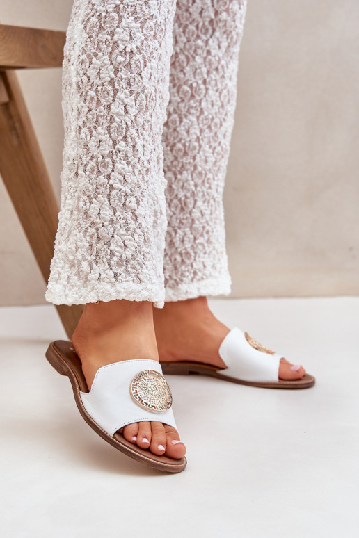 Pantofle s ornamenty s širokými podpatky Zazoo 3047/O bílé