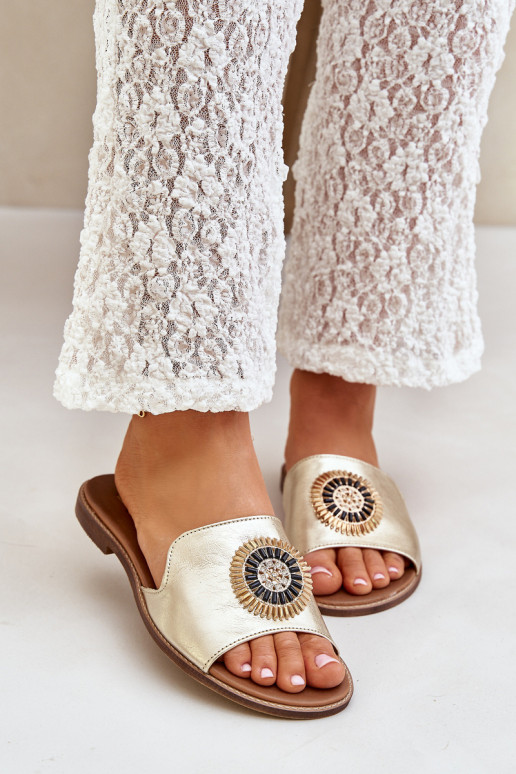 Pantofle s ornamenty s širokými podpatky Zazoo 3047/O zlaté barvy