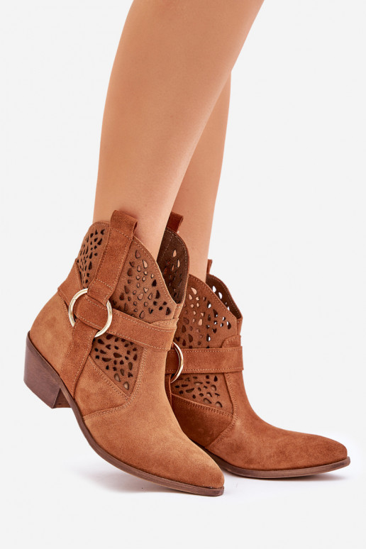 ze semiše Boty v kovbojském stylu s ažurovými prvky s podpatky Zazoo 2994 Camel ze semiše Boty v kovbojském stylu s ažurovými prvky s podpatky Zazoo 2994 Camel