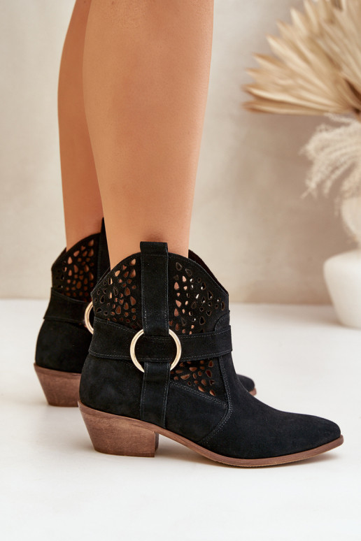 ze semiše Boty v kovbojském stylu s ažurovými prvky s podpatky Zazoo 2994 Černé ze semiše Boty v kovbojském stylu s ažurovými prvky s podpatky Zazoo 2994 Černé