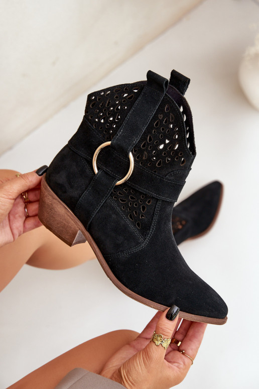 ze semiše Boty v kovbojském stylu s ažurovými prvky s podpatky Zazoo 2994 Černé ze semiše Boty v kovbojském stylu s ažurovými prvky s podpatky Zazoo 2994 Černé