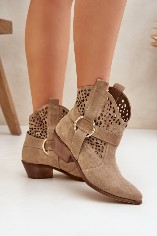 ze semiše Boty v kovbojském stylu s ažurovými prvky s podpatky Zazoo 2994 béžové ze semiše Boty v kovbojském stylu s ažurovými prvky s podpatky Zazoo 2994 béžové