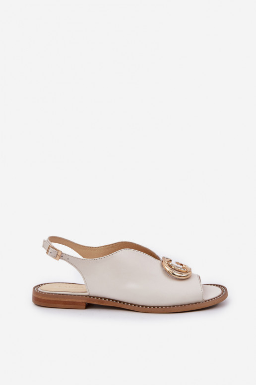 Dámské sandály s širokými podpatky s ornamenty Laura Messi 2865 slonová kost Dámské sandály s širokými podpatky s ornamenty Laura Messi 2865 slonová kost