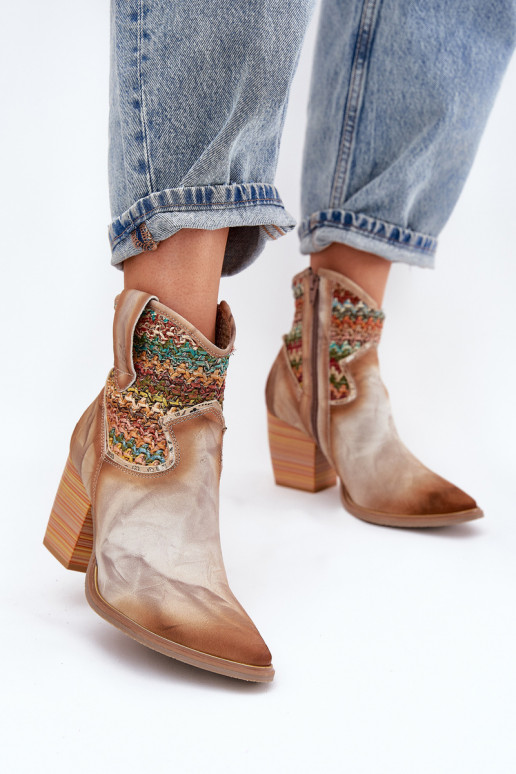 Dřeváky kovbojský styl s podpatky zdobené Plecionką  06810-29 různé barvy Dřeváky kovbojský styl s podpatky zdobené Plecionką  06810-29 různé barvy