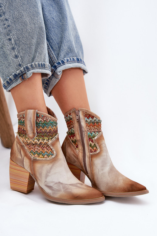 Dřeváky kovbojský styl s podpatky zdobené Plecionką  06810-29 různé barvy Dřeváky kovbojský styl s podpatky zdobené Plecionką  06810-29 různé barvy