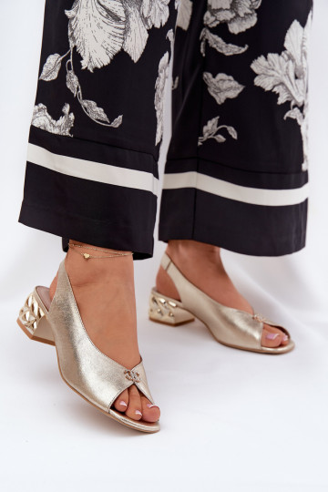 Elegantní styl Dámské sandály CheBello 4724 zlaté barvy 2