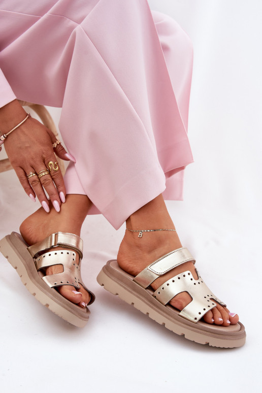 Dámské pantofle Z Naturalnej Skóry s platformou Zazoo 40440 zlaté barvy Dámské pantofle Z Naturalnej Skóry s platformou Zazoo 40440 zlaté barvy