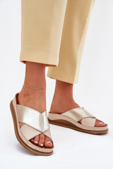 Pantofle  s platformou  L4986-37 béžové-zlaté barvy