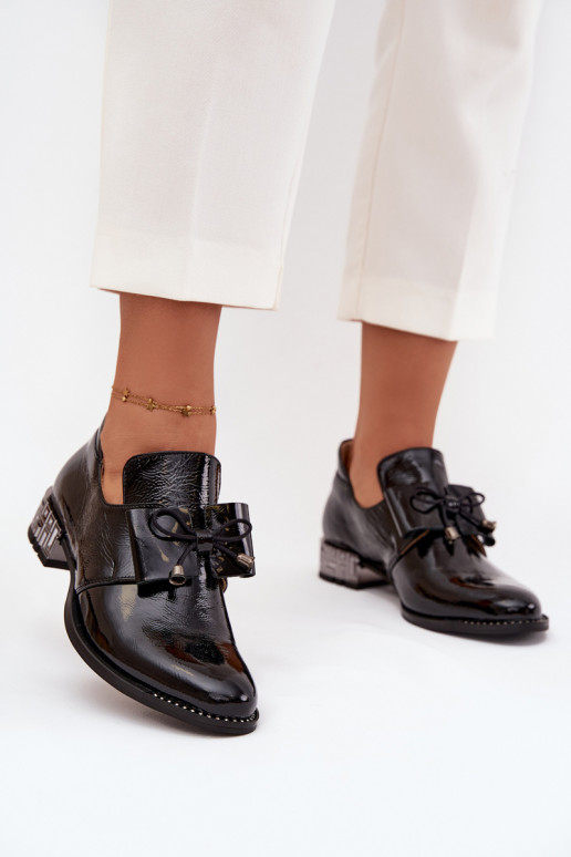 s efektem laku boty  na nízkém podpatku se stuhami Zazoo 1399 Černé