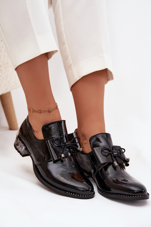 s efektem laku boty  na nízkém podpatku se stuhami Zazoo 1399 Černé