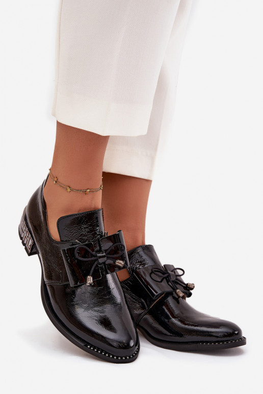 s efektem laku boty  na nízkém podpatku se stuhami Zazoo 1399 Černé