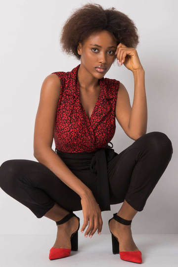 Overal černo-červený