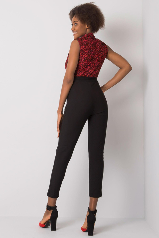 Overal černo-červený