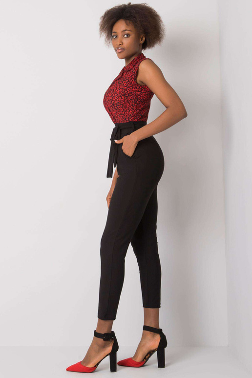 Overal černo-červený