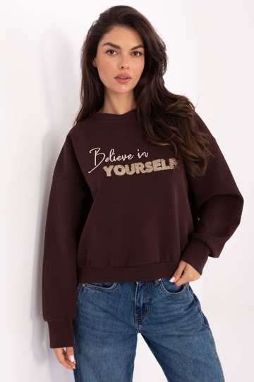 Tmavě hnědý svetr 2