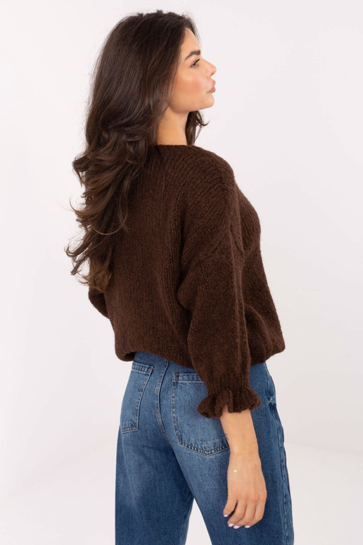 Tmavě hnědý svetr