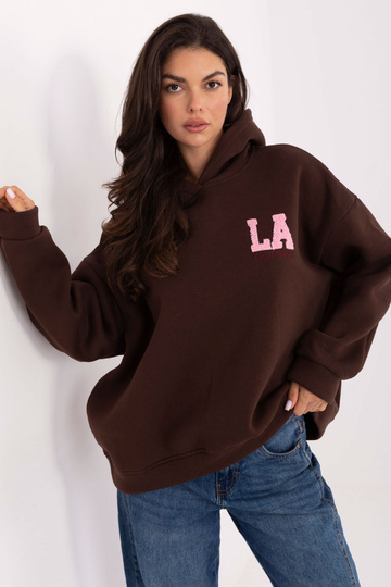 Tmavě hnědý svetr