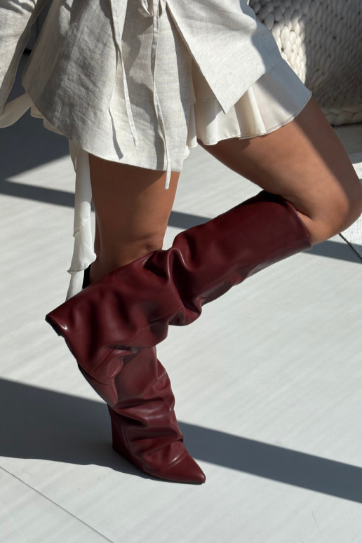 zateplené dámské dlouhé boty Z Wywiniętą Cholewką s podpatky vínová Elivira