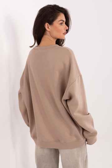 Tmavě pískový svetr 2