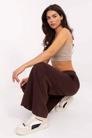 Tmavě hnědé kalhoty 2