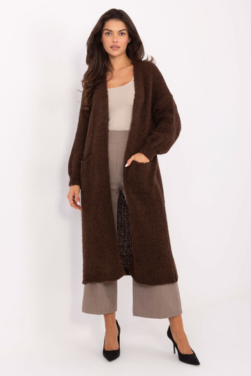 Tmavě hnědý svetr 2