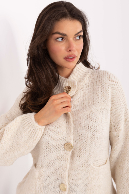 Světlý pískový svetr