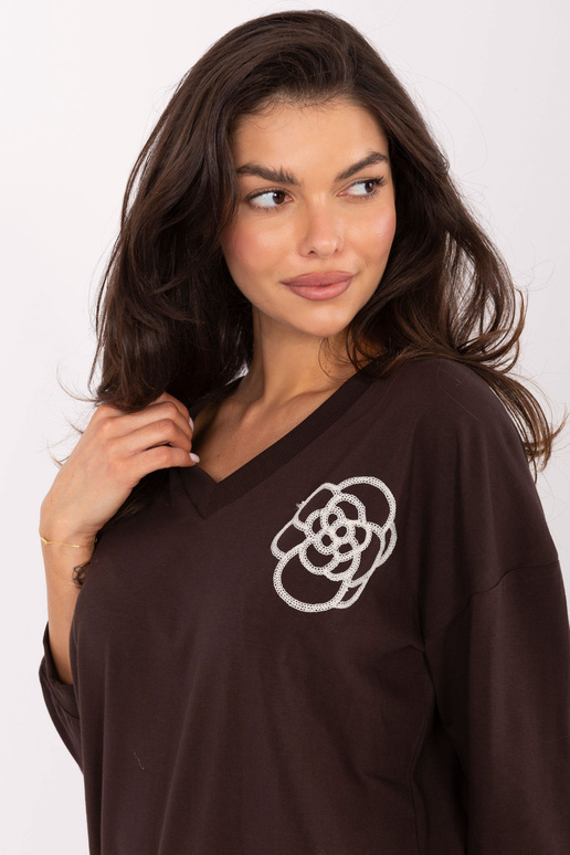 Tmavě hnědá halenka