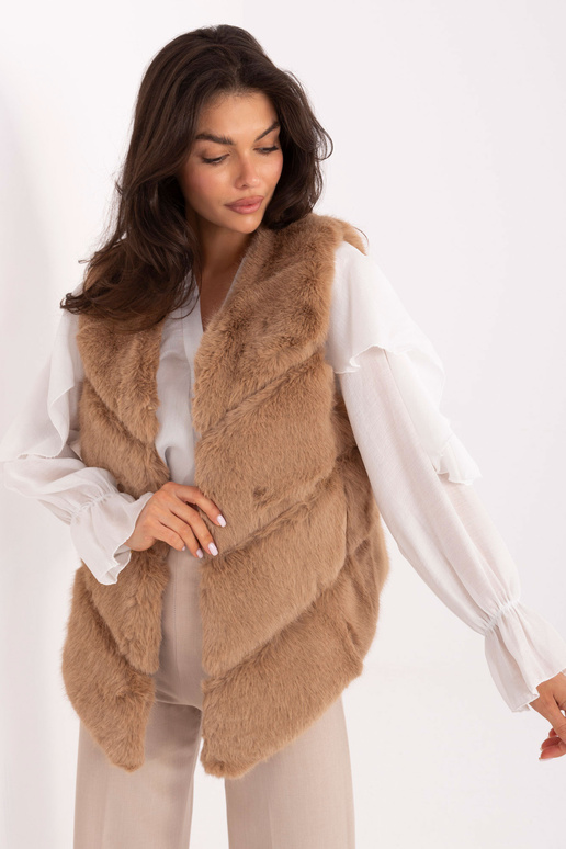 Vesta velbloudí barvy