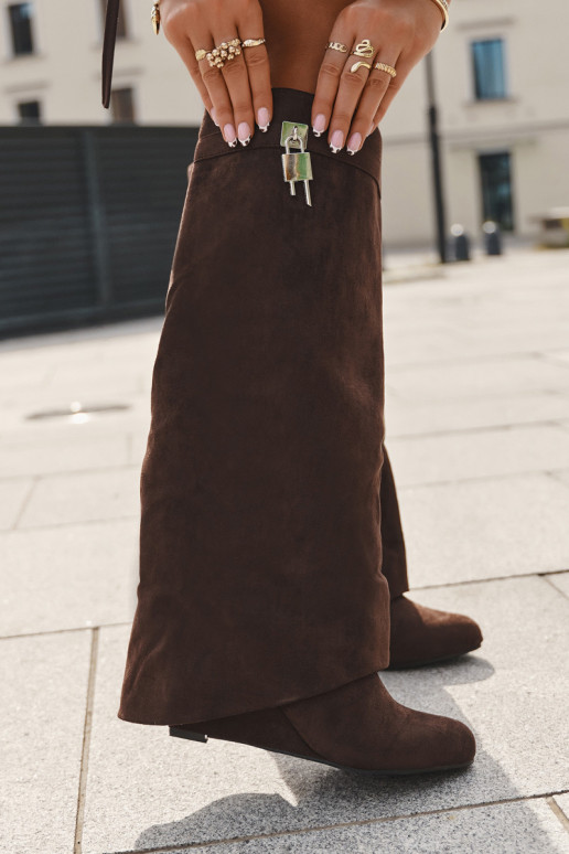 dámské dlouhé boty  s popruhy I stříbrné barvym Detalem Czekoladowe Korivelle