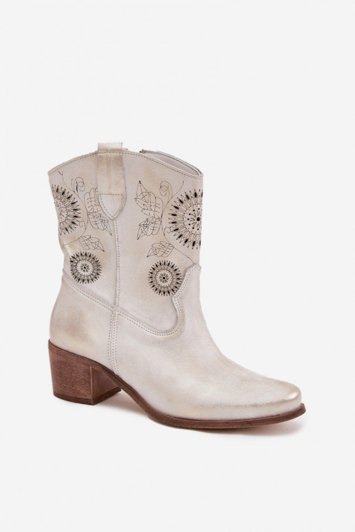 ze semiše Dřeváky  s ažurovými prvky s podpatky Zazoo 3844 zlaté barvy Przecierany ze semiše Dřeváky  s ažurovými prvky s podpatky Zazoo 3844 zlaté barvy Przecierany