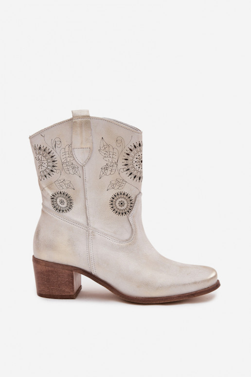 ze semiše Dřeváky  s ažurovými prvky s podpatky Zazoo 3844 zlaté barvy Przecierany ze semiše Dřeváky  s ažurovými prvky s podpatky Zazoo 3844 zlaté barvy Przecierany