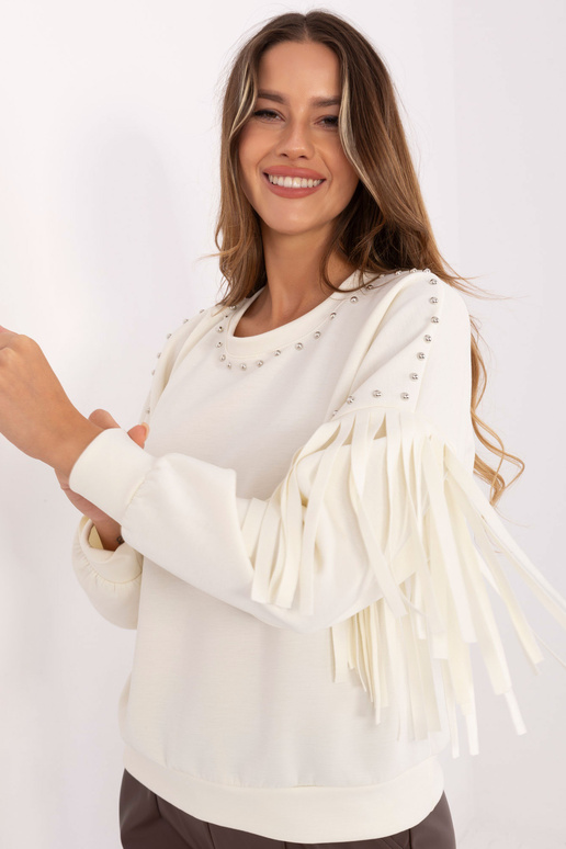 Svetr krémové barvy